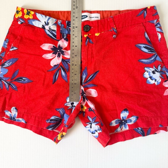 Old Navy Everyday Shorts - Picture 3 of 7